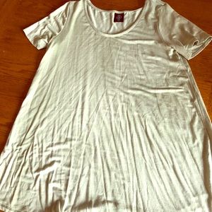 Agnes and Dora everyday tee